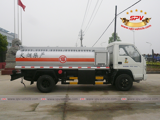 4,000 Litres (1,000 Gallons) Fuel Tank Truck- S 4,000 Litres (1,000 Gallons) Fuel Tank Truck- S