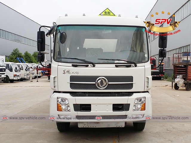 12,000 Litres (3,100 Gallons) Aircraft Refueling Truck- Front 12,000 Litres (3,100 Gallons) Aircraft Refueling Truck- Front