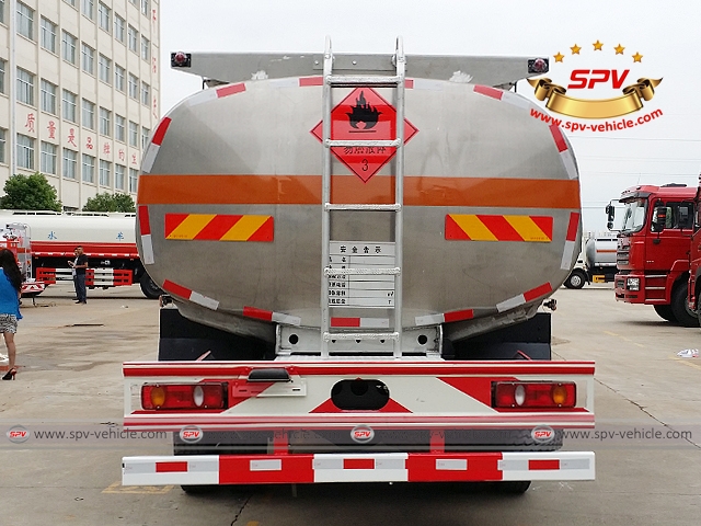 12,000 Litres (3,100 Gallons) Aircraft Refueling Truck- Back 12,000 Litres (3,100 Gallons) Aircraft Refueling Truck- Back