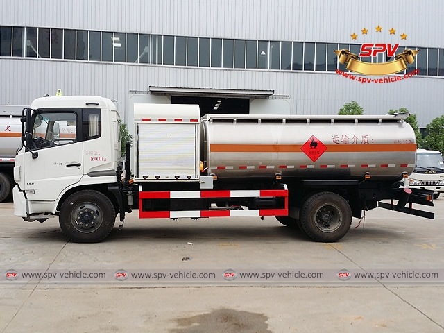 12,000 Litres (3,100 Gallons) Aircraft Refueling Truck- Side 12,000 Litres (3,100 Gallons) Aircraft Refueling Truck- Side
