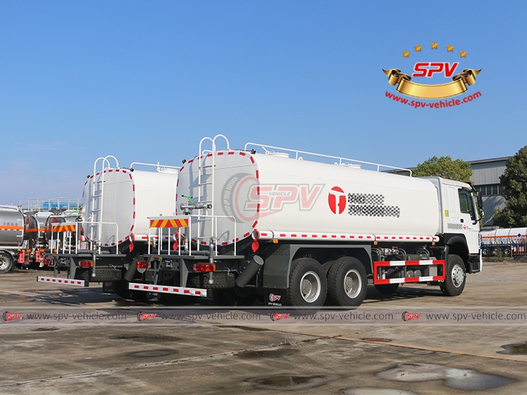 25,000 Litres Water Transport Truck SINOTRUK - Rear Right